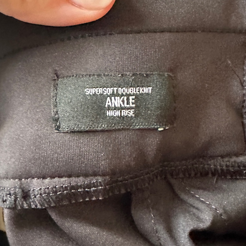 EXPRESS HIGH RISE ANKLE DRESS PANT SIZE M - Picture 4 of 4